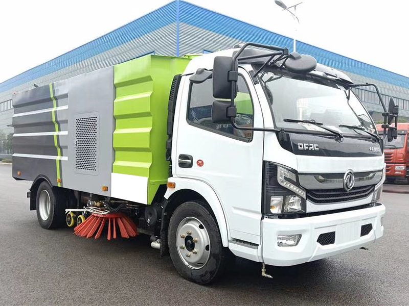 中威东风D7多利卡洗扫车