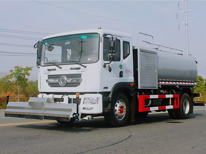 中威东风D9 11方路面清洗车