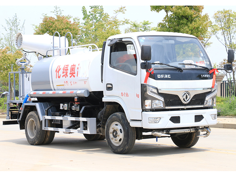 中威小福瑞卡蓝牌5吨洒水车